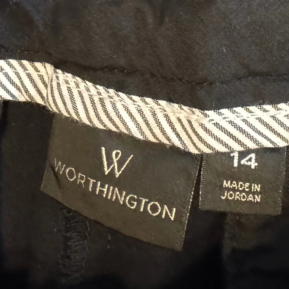 Worthington Woman black capri